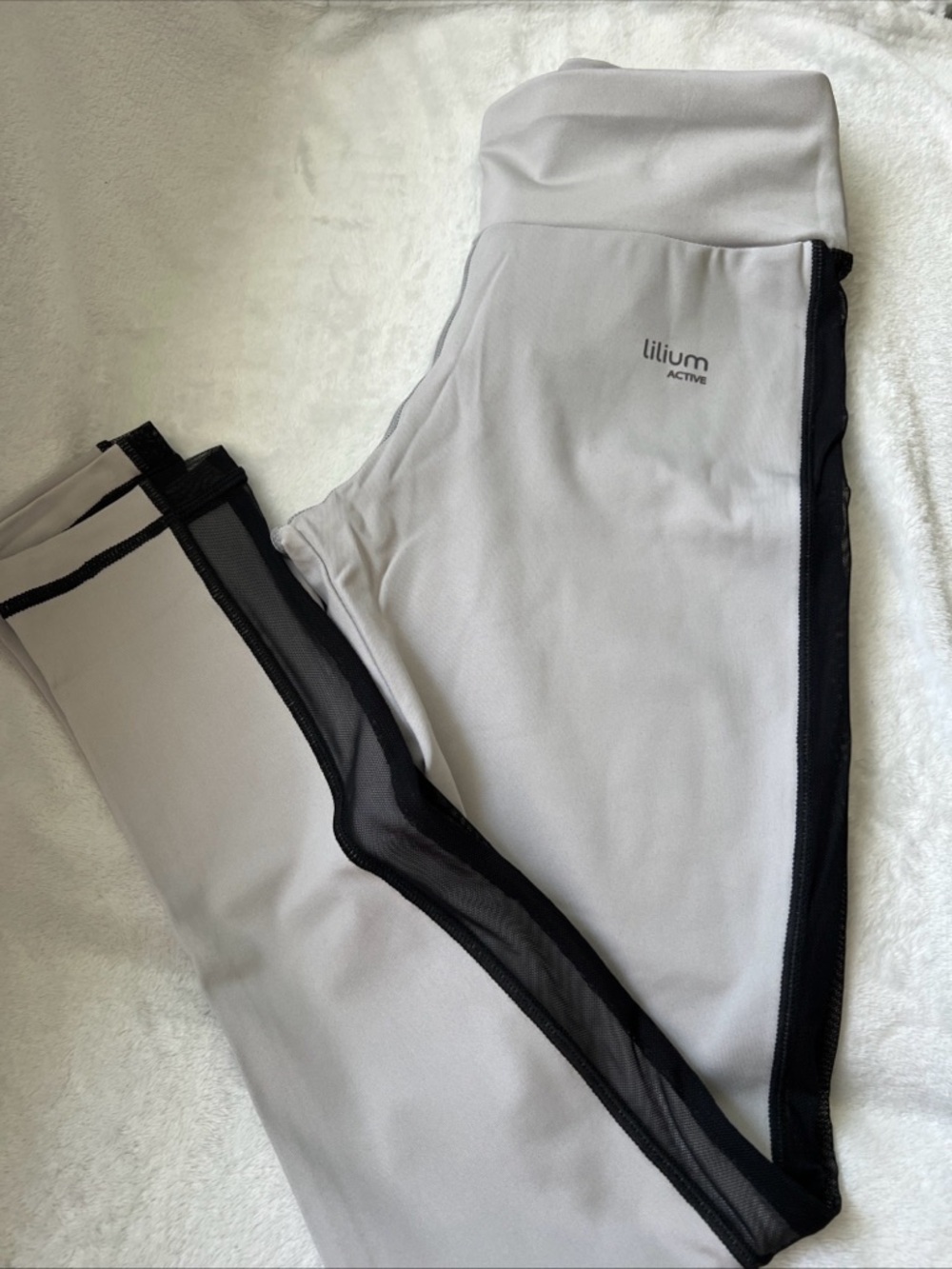 Lilium Active Gray Mesh-Trim Leggings